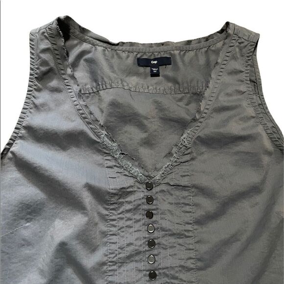 GAP Sleeveless shirt v-Neck Slate Gray Blouse Size medium - Picture 6 of 6